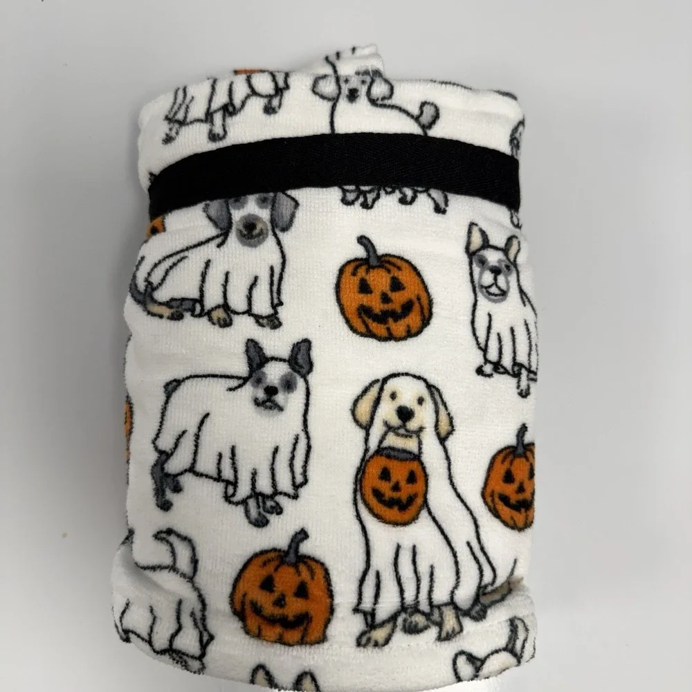 NWT Casaba Halloween Ghost Dogs Hand Towel 2pc Dog Dachshund Retriever Towels